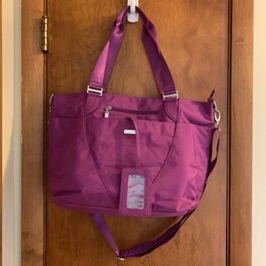 Baggallini tote with laptop sleeve